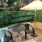And Business דירה